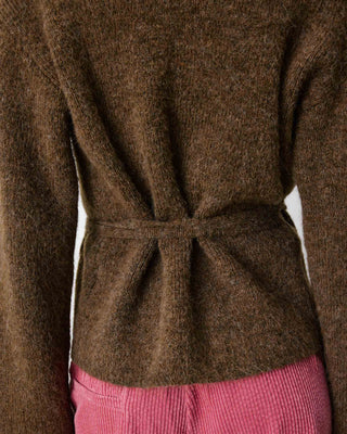 Cardigan cache-cœur nouable en maille chocolat Anior