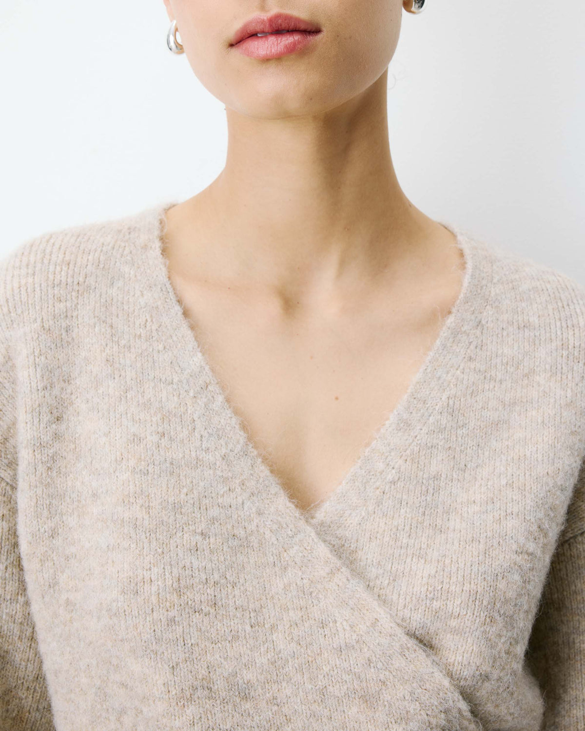 Cardigan cache-cœur nouable en maille grege Anior