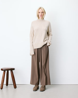 Pull large en maille jersey col montant sable Adelice