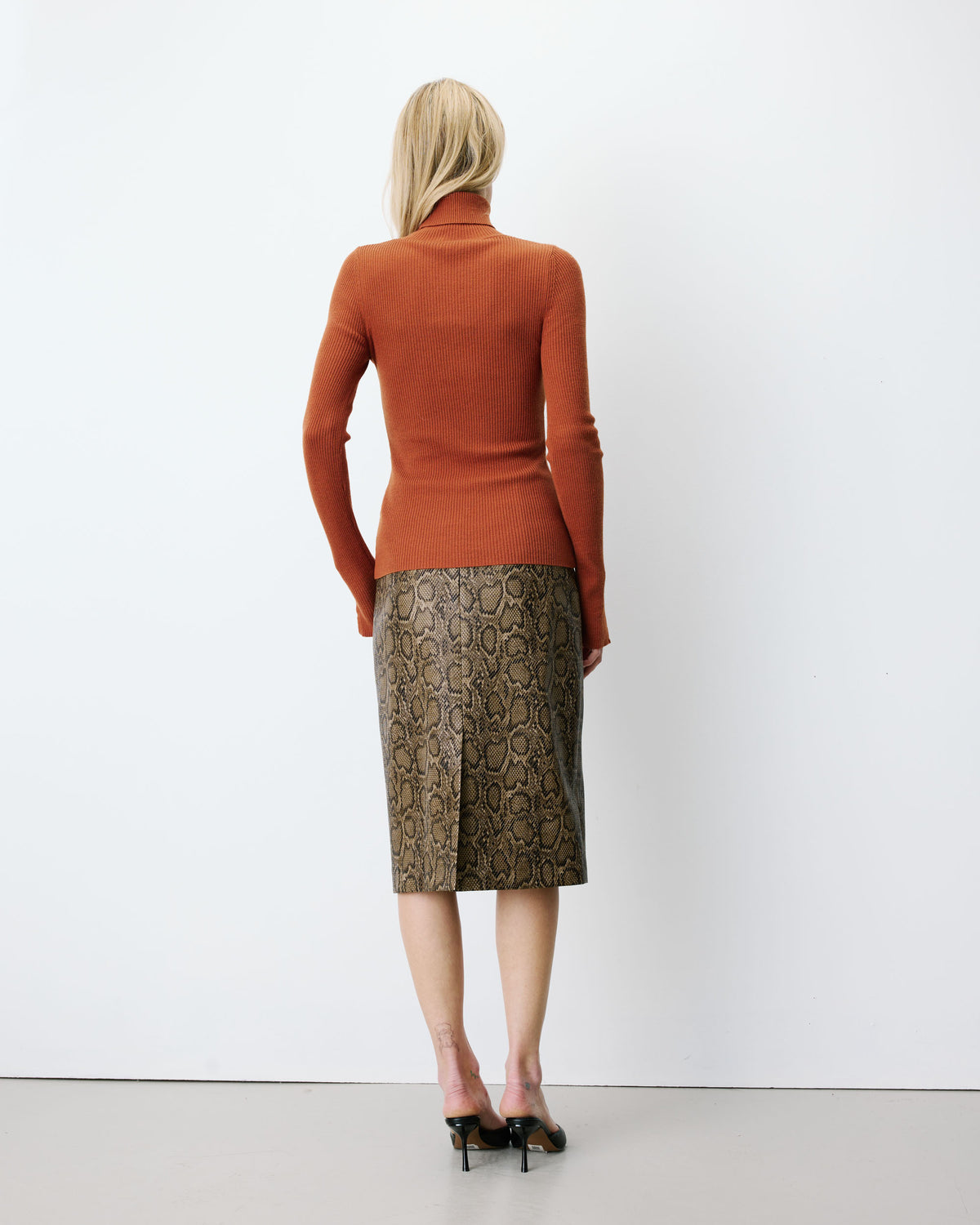 Pull col roulé ajusté en maille fine coffee Alfred