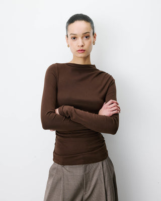 Top drapé asymétrique manches longues chocolat Aurygny