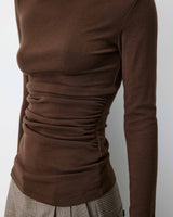 Top drapé asymétrique manches longues chocolat Aurygny