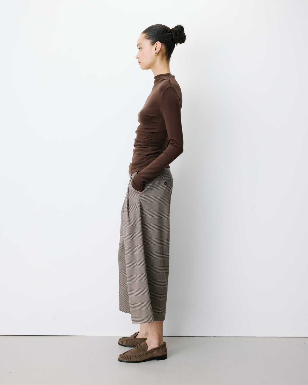 Top drapé asymétrique manches longues chocolat Aurygny