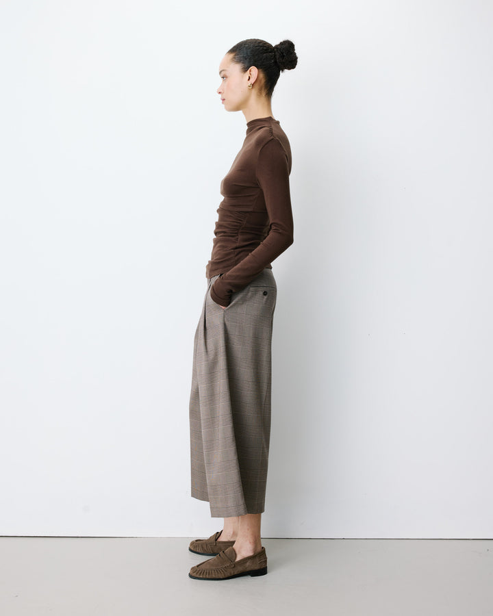 Top drapé asymétrique manches longues chocolat Aurygny