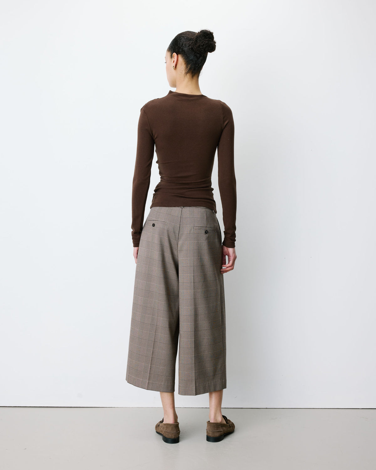 Top drapé asymétrique manches longues chocolat Aurygny