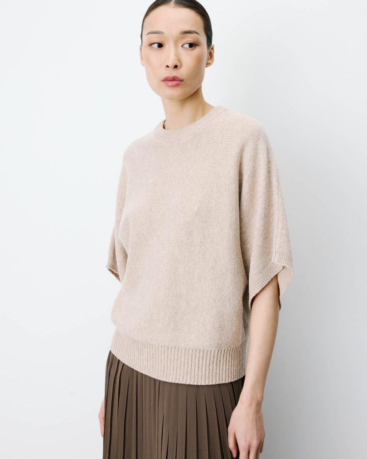 beige Almus