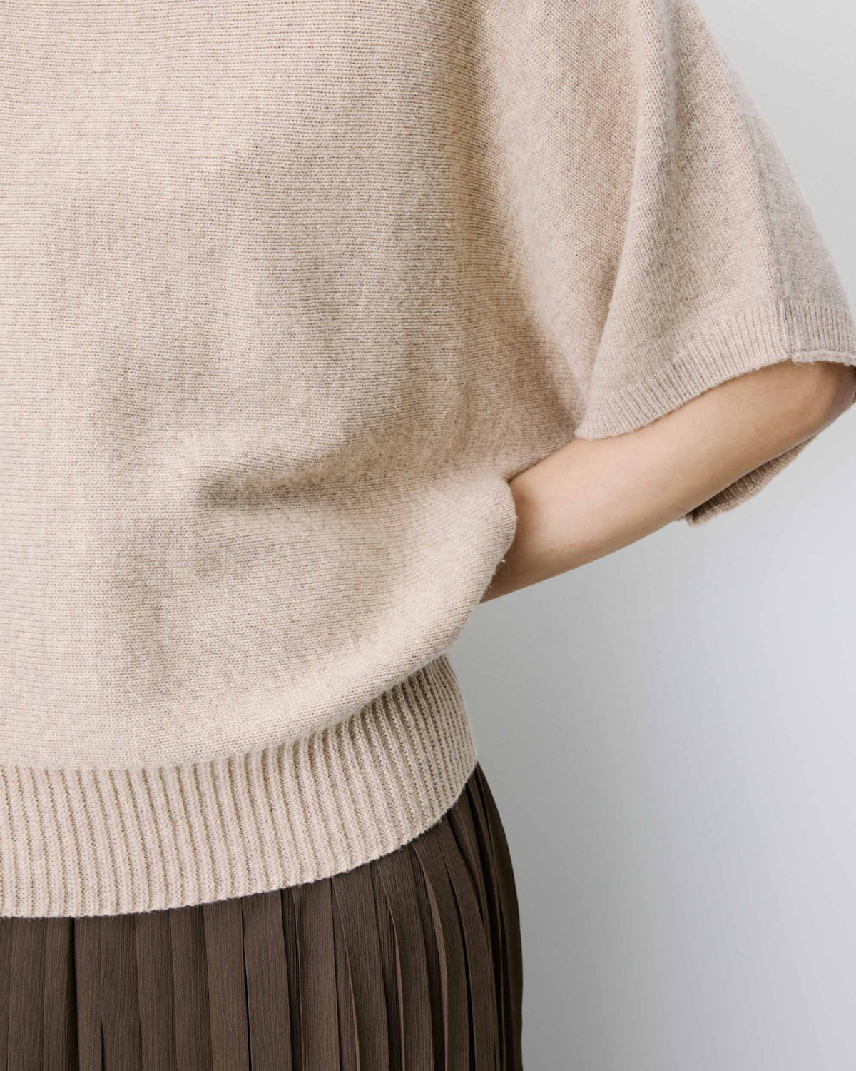 beige Almus