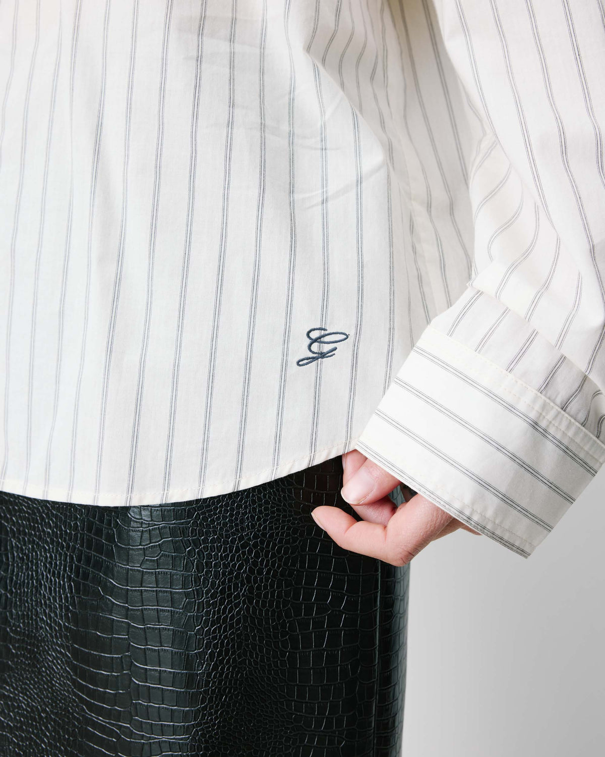 Chemise oversize à cravate amovible ecru Athena
