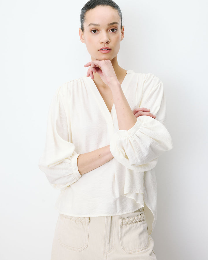 Puff-sleeve V-neck blouse ecru Auriane