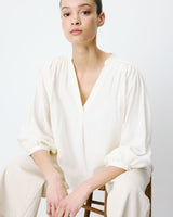 Puff-sleeve V-neck blouse ecru Auriane