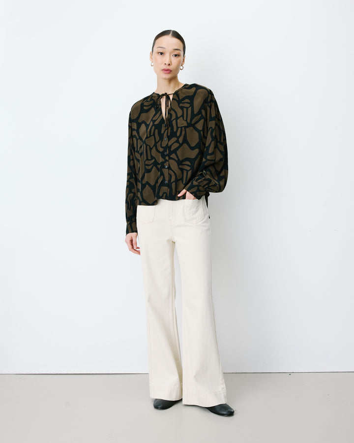 Geometric-print V-neck blouse kaki Ambrine