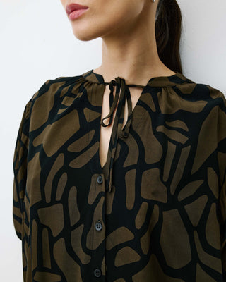 Blouse col V à imprimé géométrique kaki Ambrine