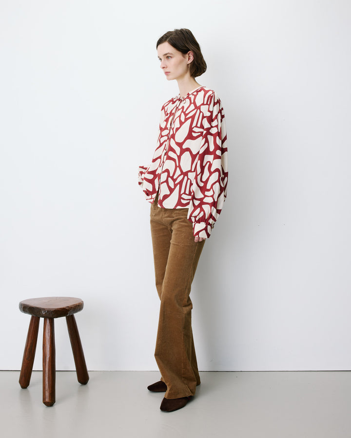 Geometric-print V-neck blouse terracotta Ambrine