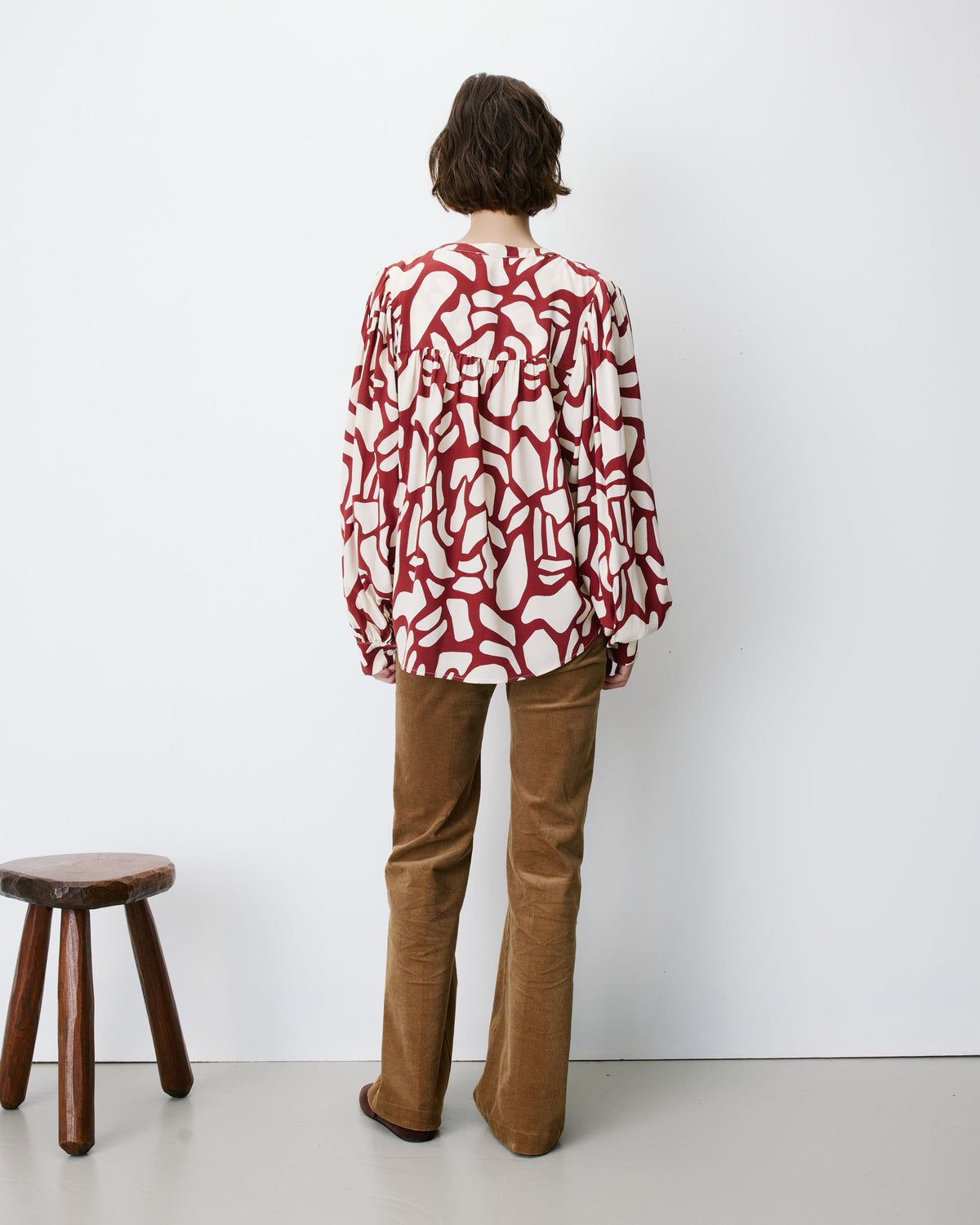 Geometric-print V-neck blouse terracotta Ambrine