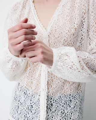 Blouse en dentelle col V manches longues ivoire Aurora