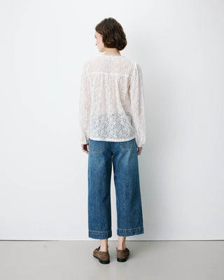 Blouse en dentelle col V manches longues ivoire Aurora