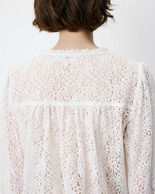 Blouse en dentelle col V manches longues ivoire Aurora