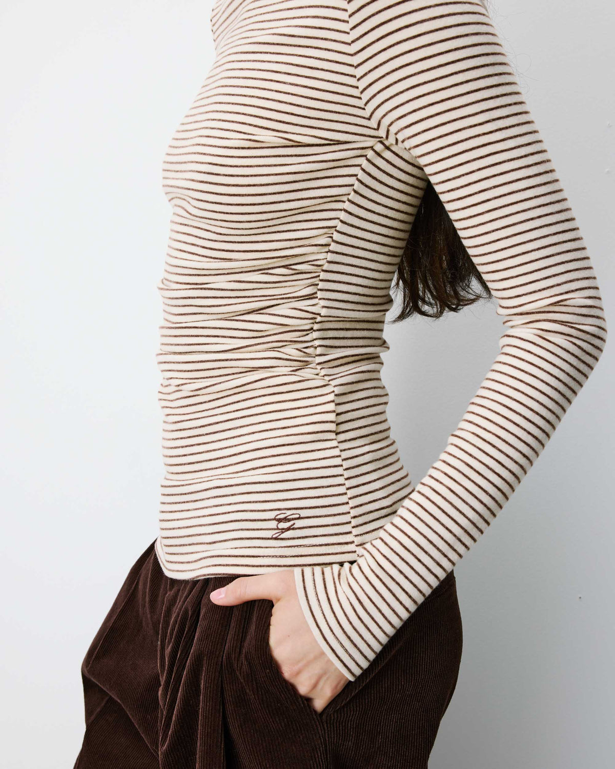 Top a rayas con cintura fruncida sable Aralee