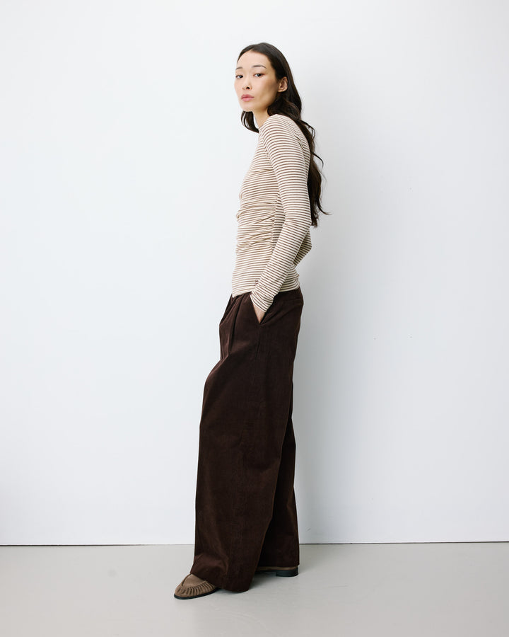Top a rayas con cintura fruncida sable Aralee