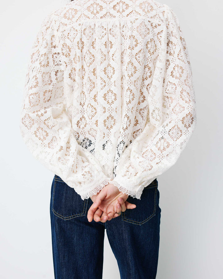 Blouse ample en dentelle boutonnée ivoire Anita