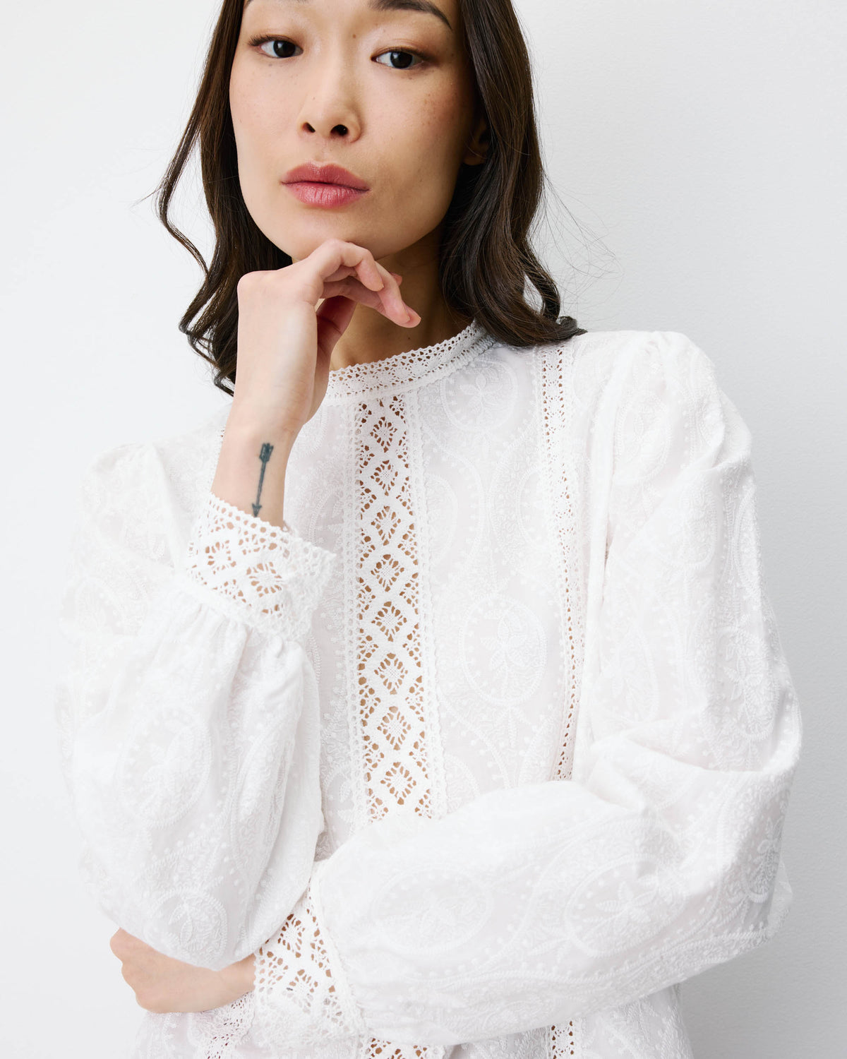 Blouse en broderie anglaise dos à nouer ivoire Abigail