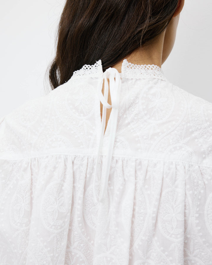 Blouse en broderie anglaise dos à nouer ivoire Abigail
