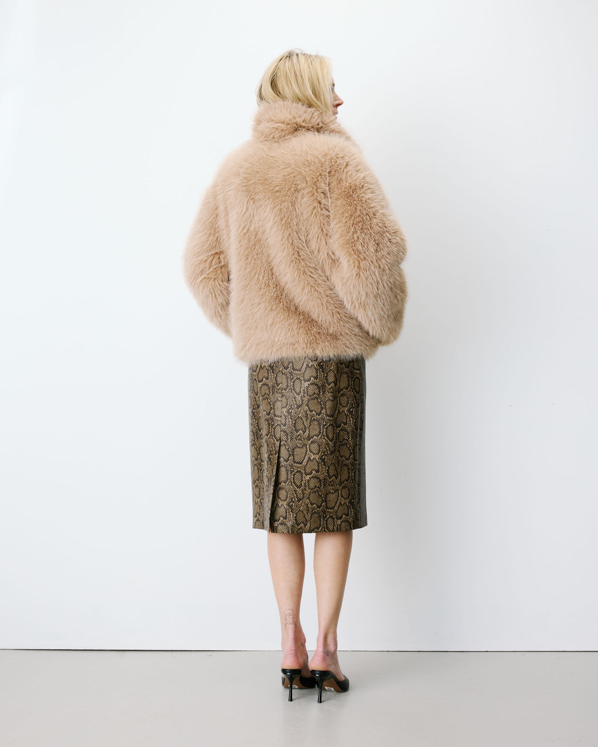 beige Amy