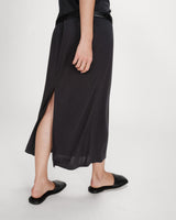 Robe longue légère en modal manches courtes carbone Peace