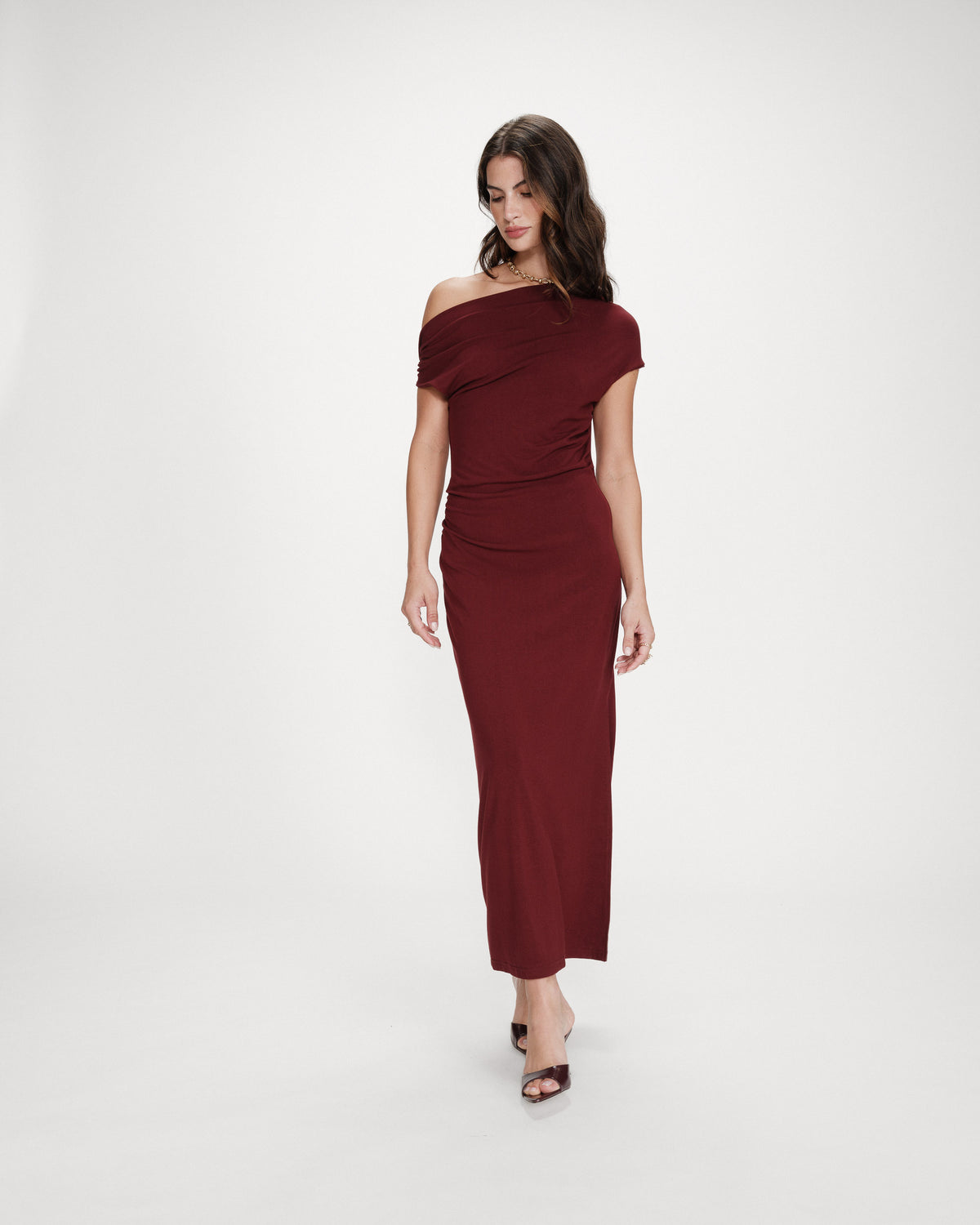 Fitted maxi dress with asymmetric neckline cherry Vanity