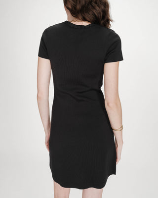 Robe courte en maille boutonnée col V noir Venezuela