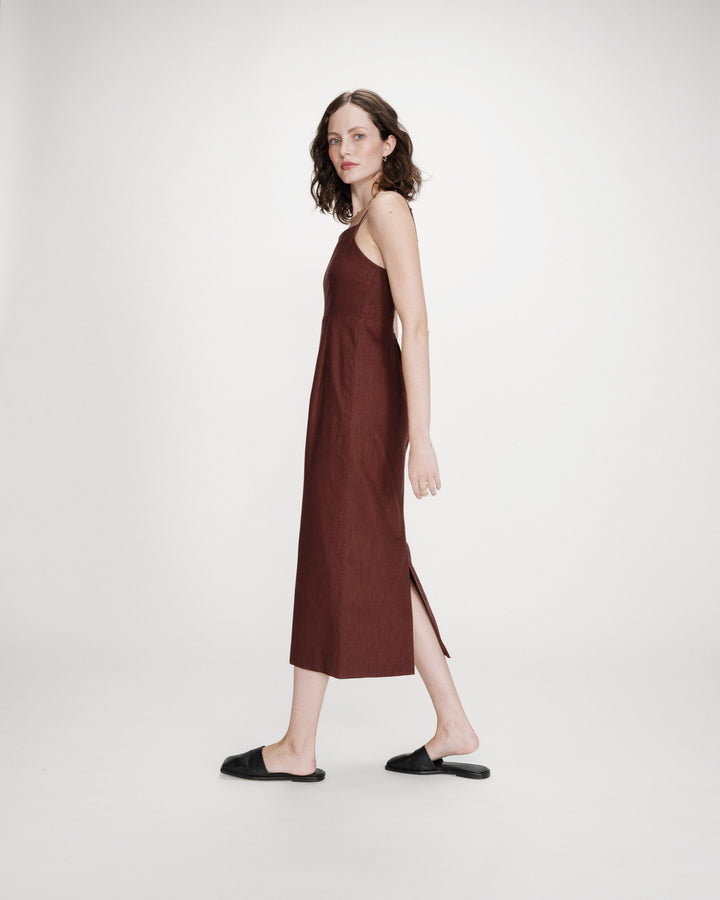 Robe longue en lin ajustée col carré chocolat Veranys