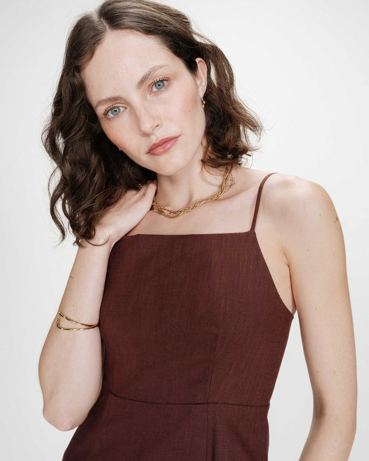 Robe longue en lin ajustée col carré chocolat Veranys