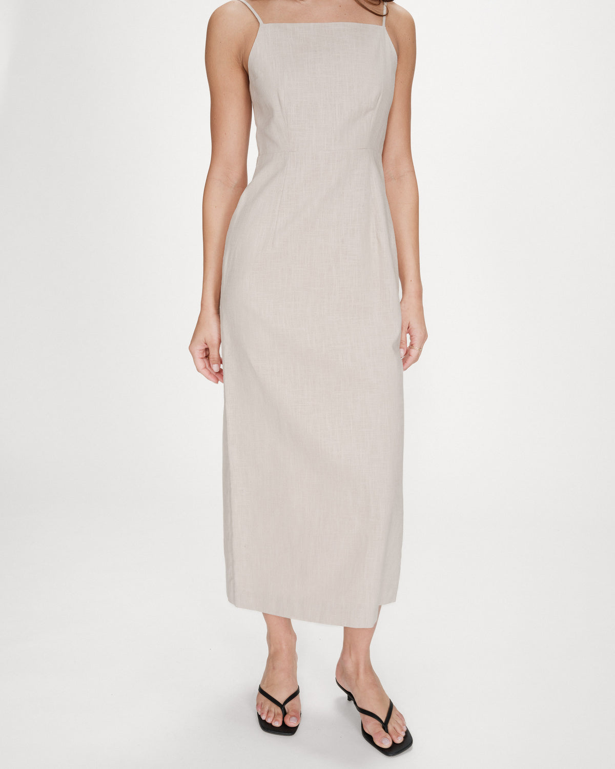 Robe longue en lin ajustée col carré sable Veranys