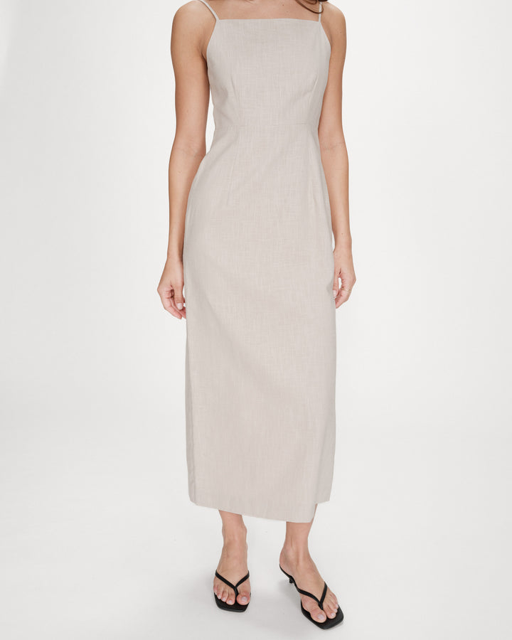 Robe longue en lin ajustée col carré sable Veranys