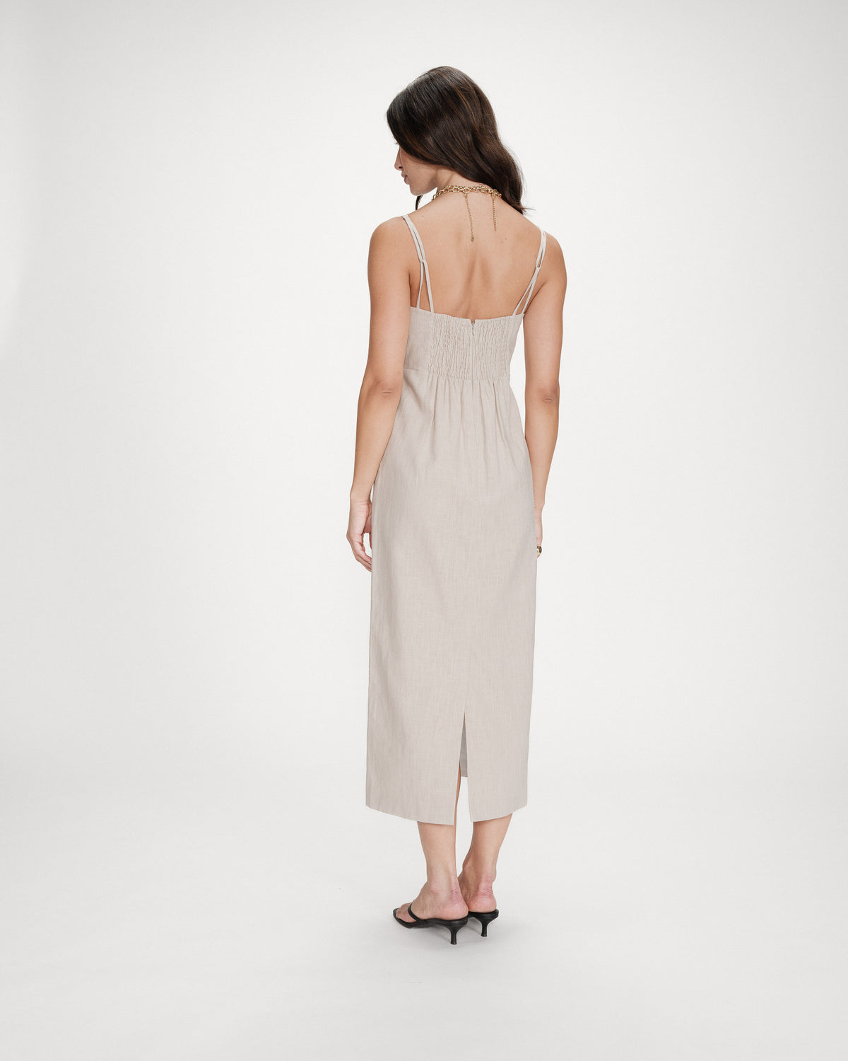 Robe longue en lin ajustée col carré sable Veranys