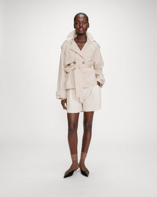 Trench-coat court ceinturé col à revers sable Vogue