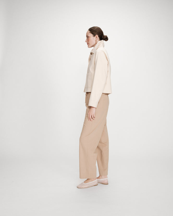 Veste courte en coton boutonnée à poches ecru Veronica