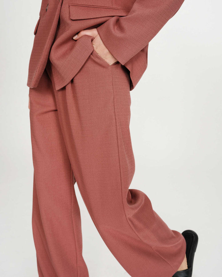 Pantalon tailleur droit taille mi-haute à plis terracotta Pierre
