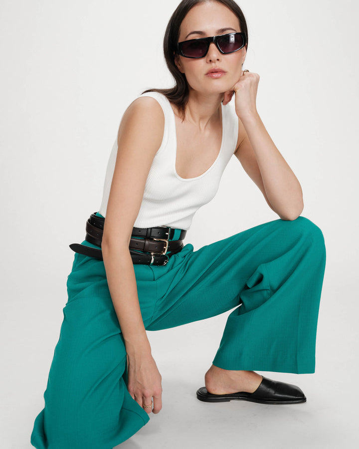 Pantalon tailleur droit taille mi-haute à plis vert Pierre