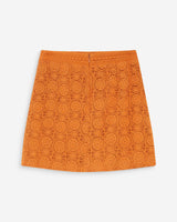 Falda corta recta de crochet bohemia or Victoria