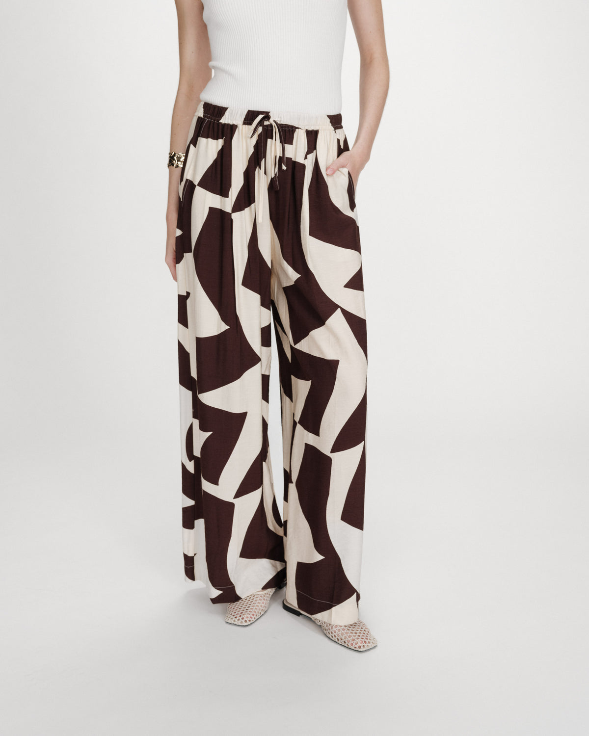 Wide-leg pants with graphic print chocolat Veni