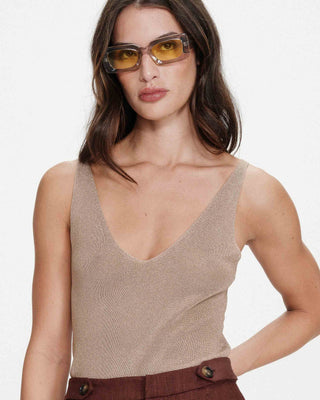 Top ajusté à bretelles col V en lurex or Paillette