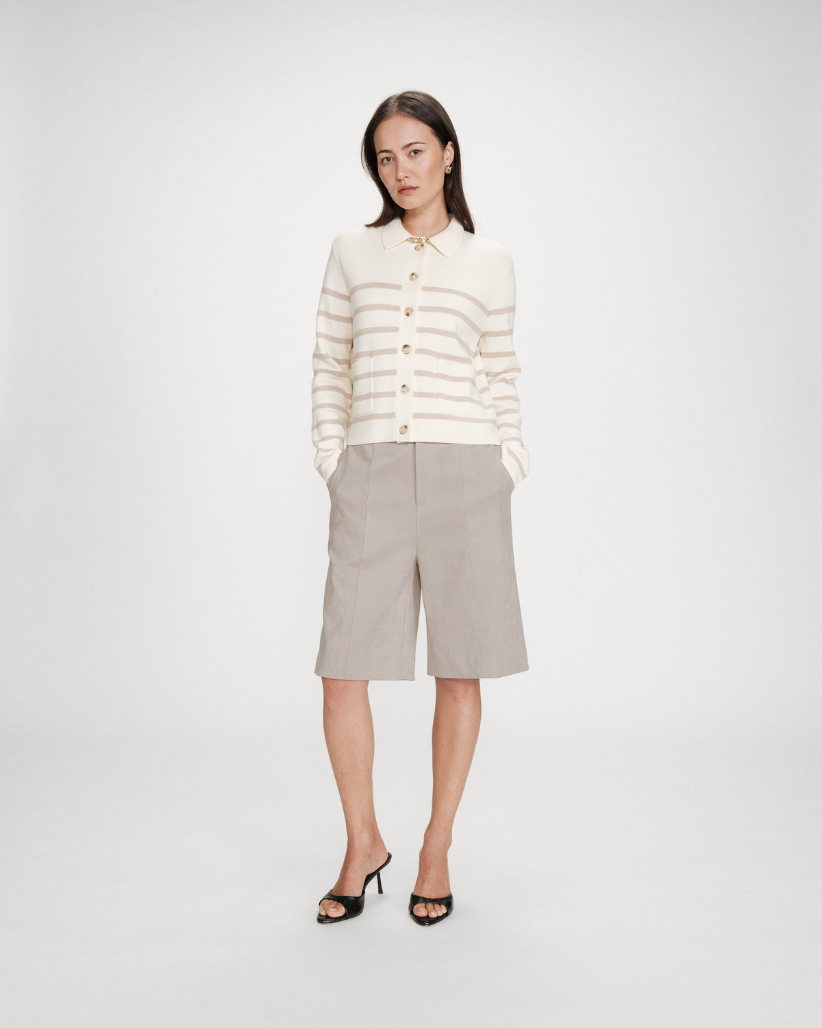Cardigan boutonné à col chemise avec poches ecru Maelys