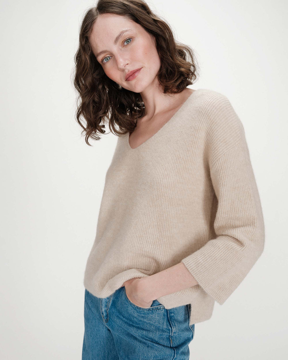 Oversized V-neck 3/4 sleeve sweater beige Vicenzo