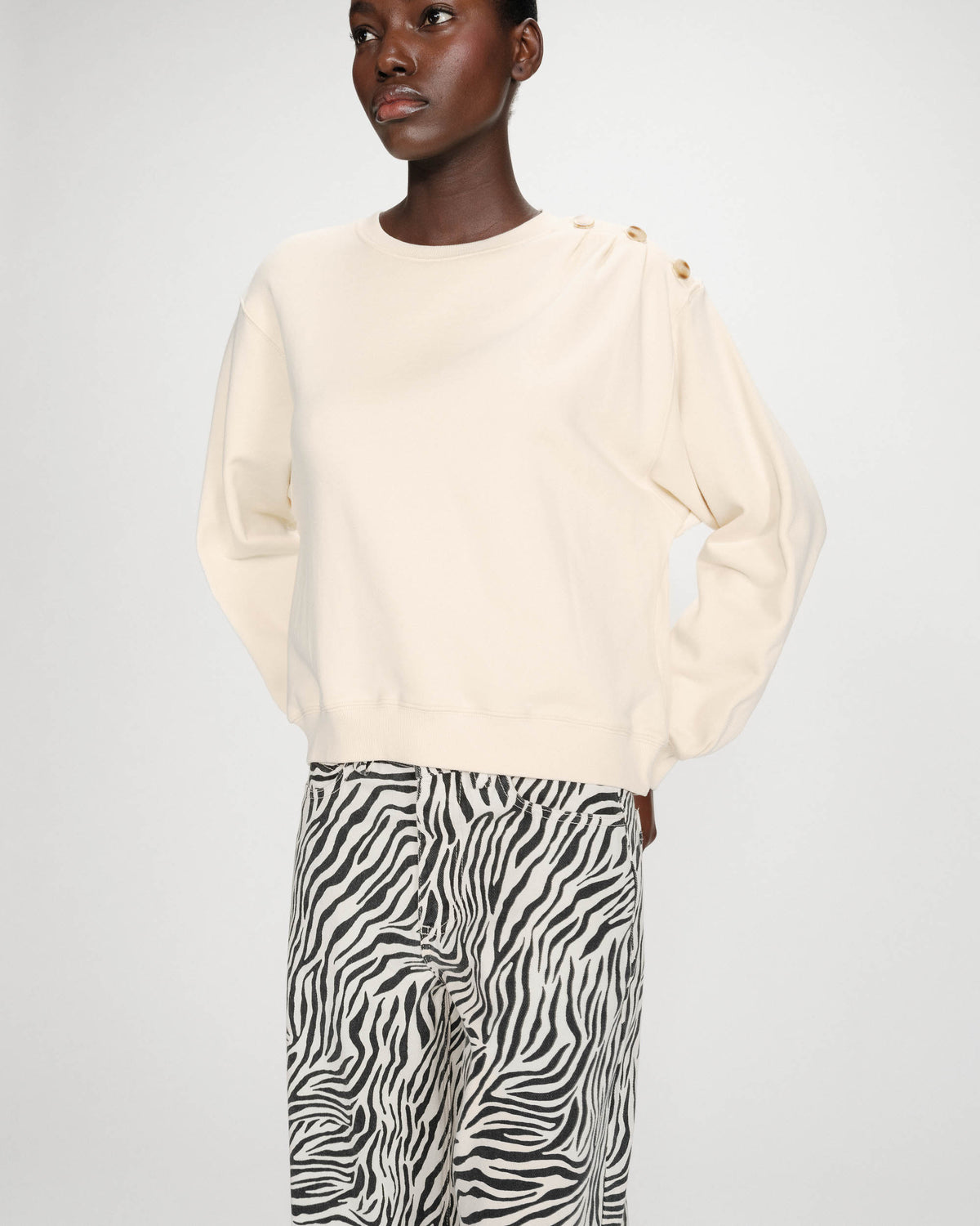 Crew-neck sweatshirt with pleats and buttons vanille Vonan
