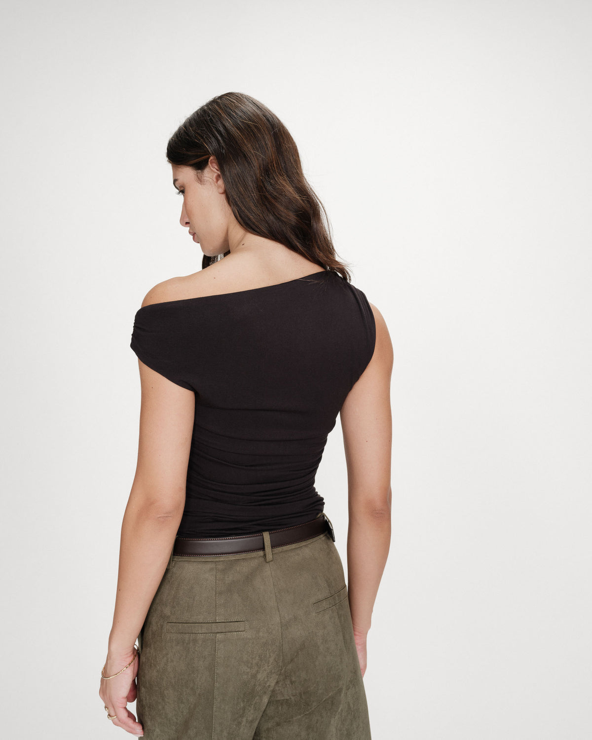 Fitted asymmetric draped top noir Vodia