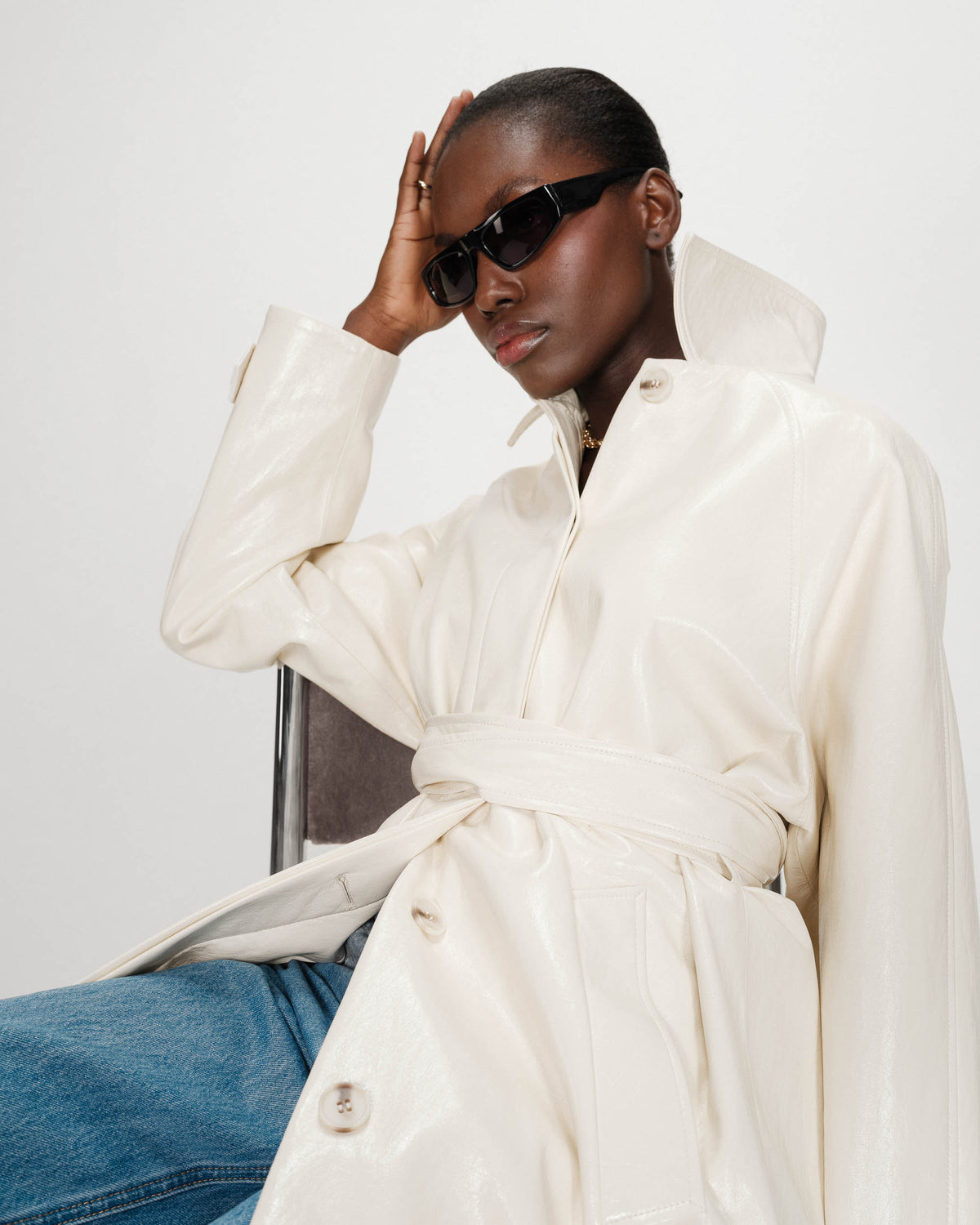 Long belted vinyl trench coat vanille Velours