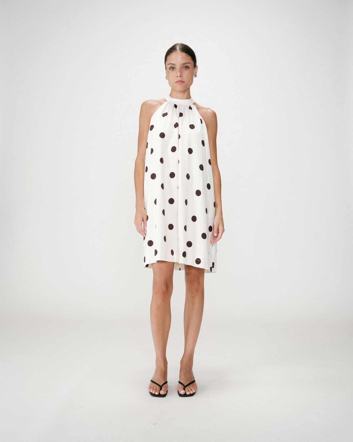 Robe courte à pois évasée sans manches ecru Warna