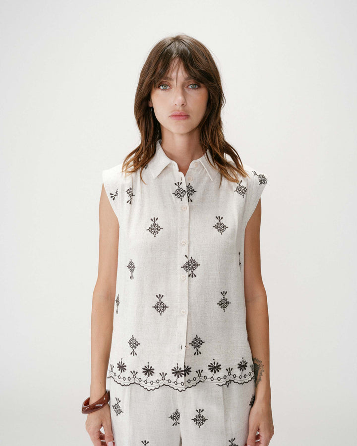 Chemise sans manches à motifs brodés chocolat Wisenna