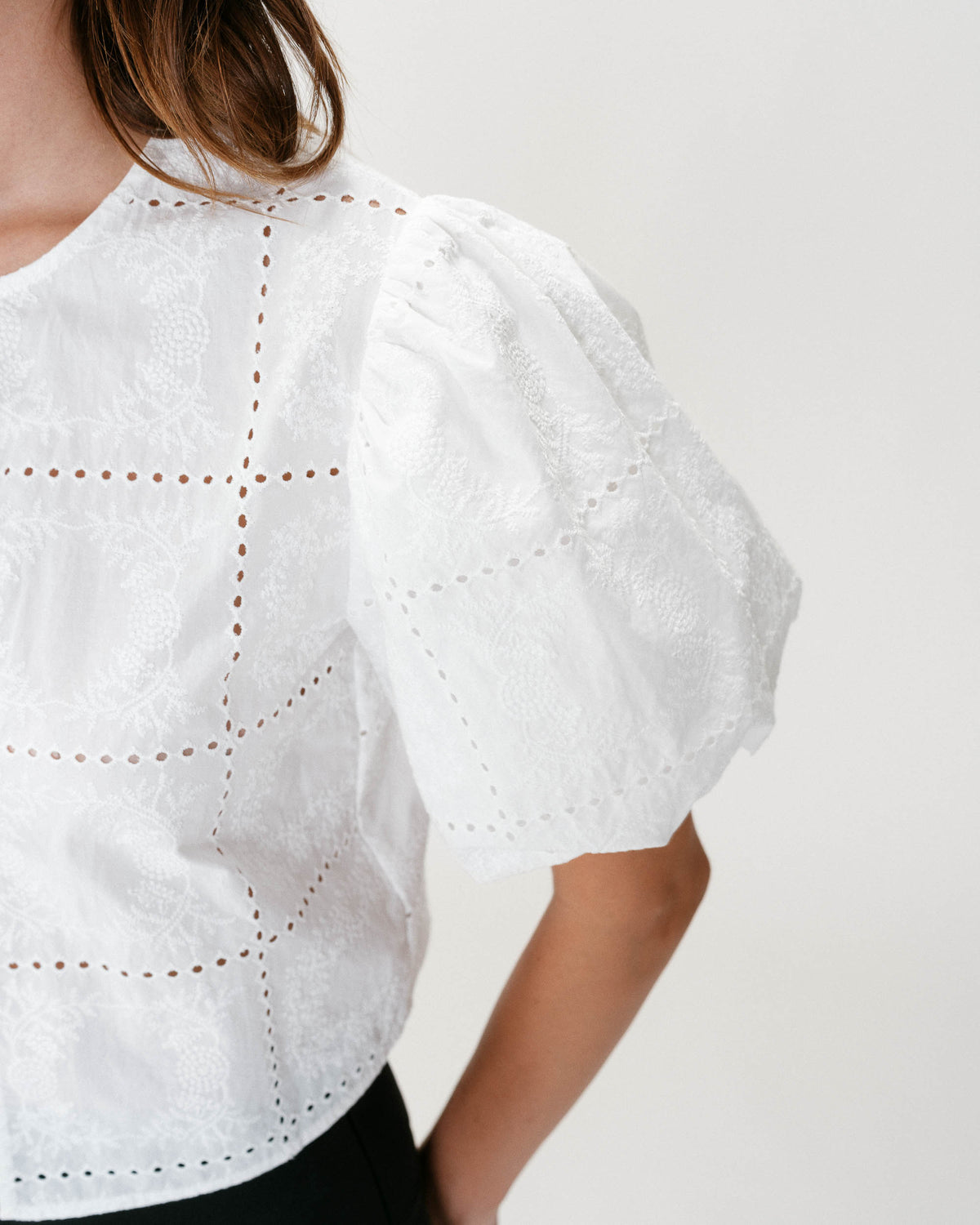 Blouse brodée à nouer manches ballon white Wylette